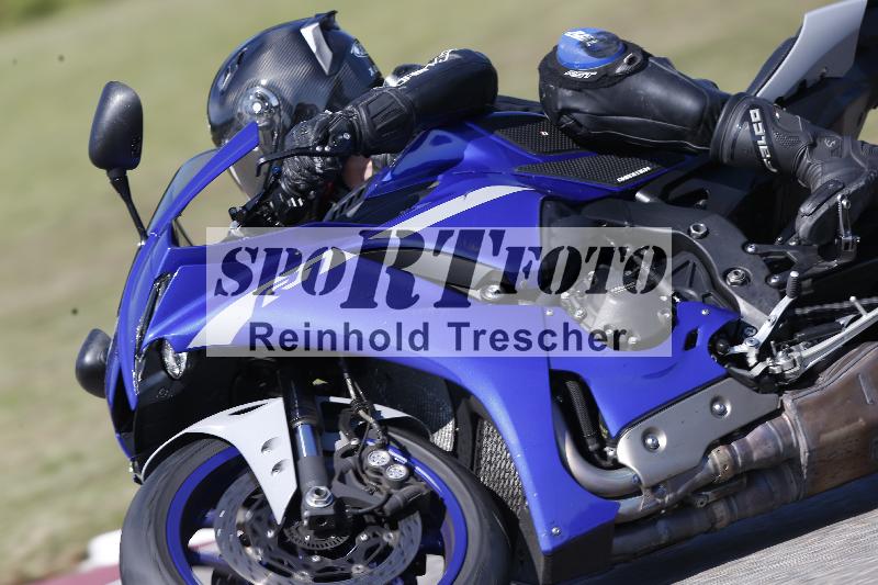 Archiv-2025/49 26.08.2025 Cornu Master School ADR/blau-bleu/0-5